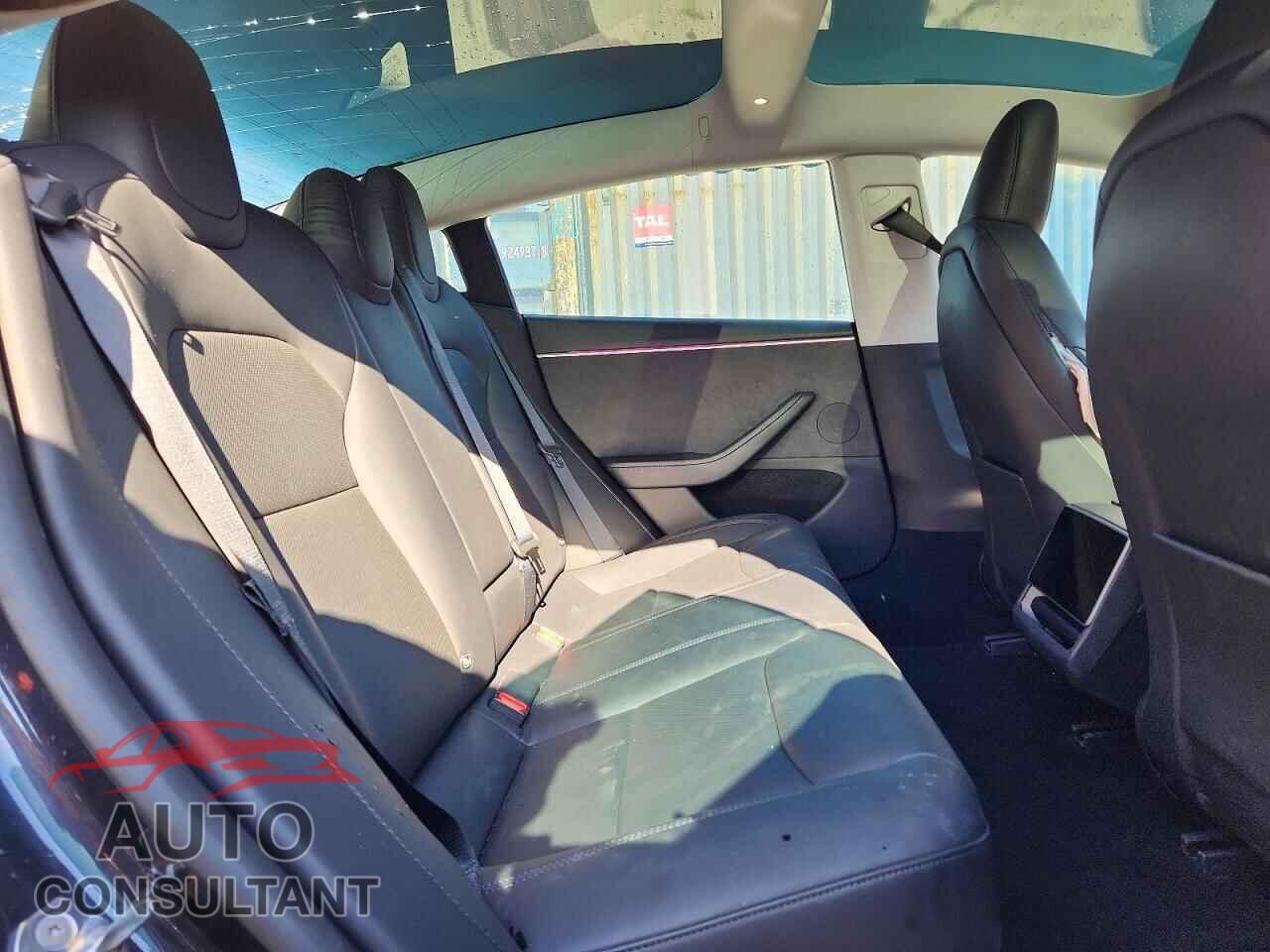 TESLA MODEL 3 2024 - 5YJ3E1EB3RF735228