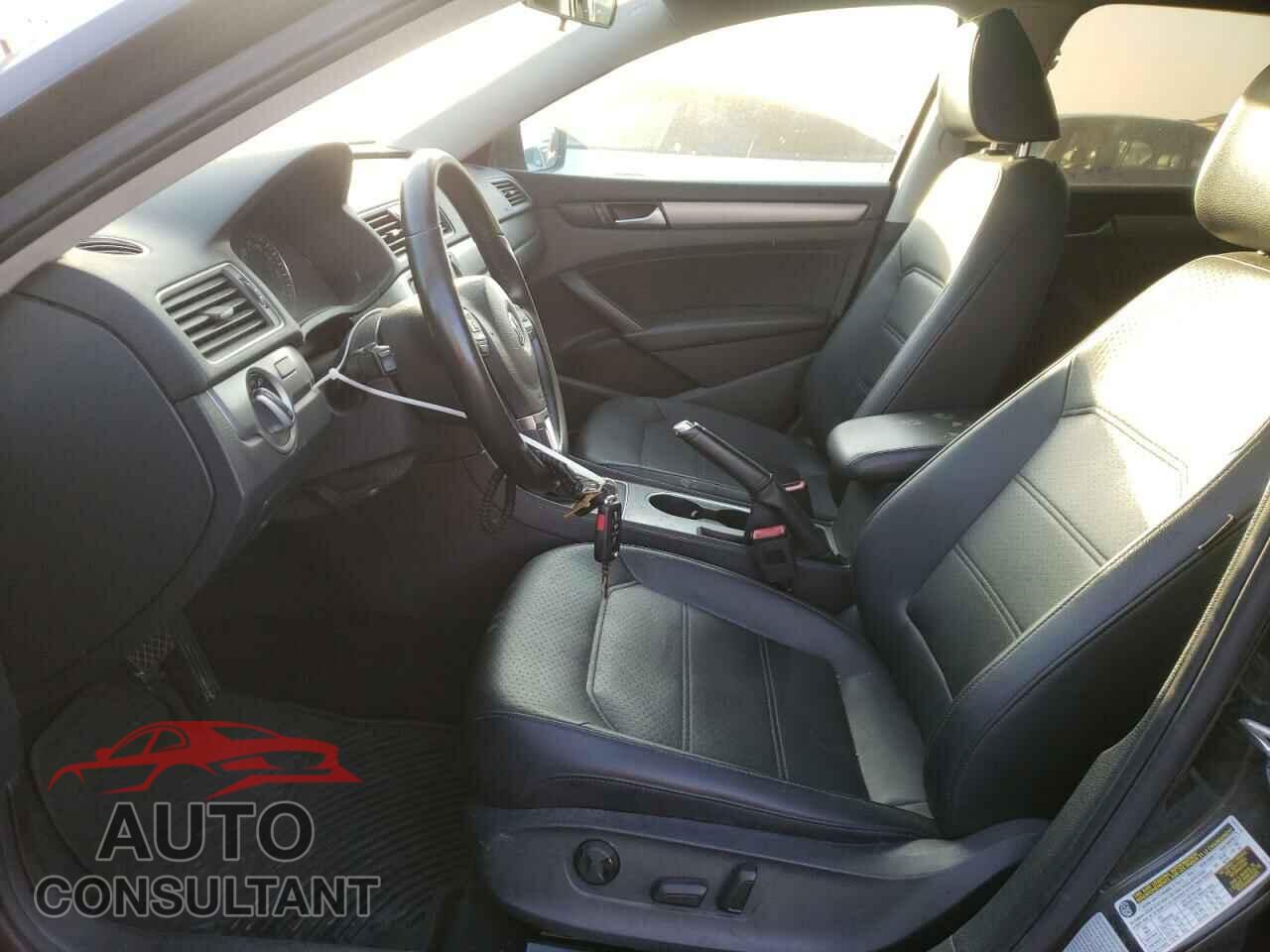 VOLKSWAGEN PASSAT 2015 - 1VWBV7A37FC084706