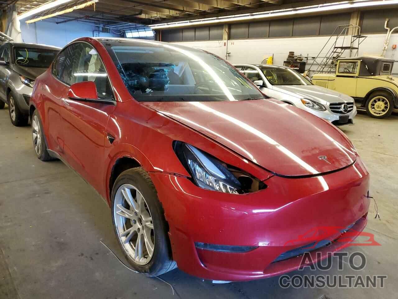 TESLA MODEL Y 2021 - 5YJYGDEE4MF250388