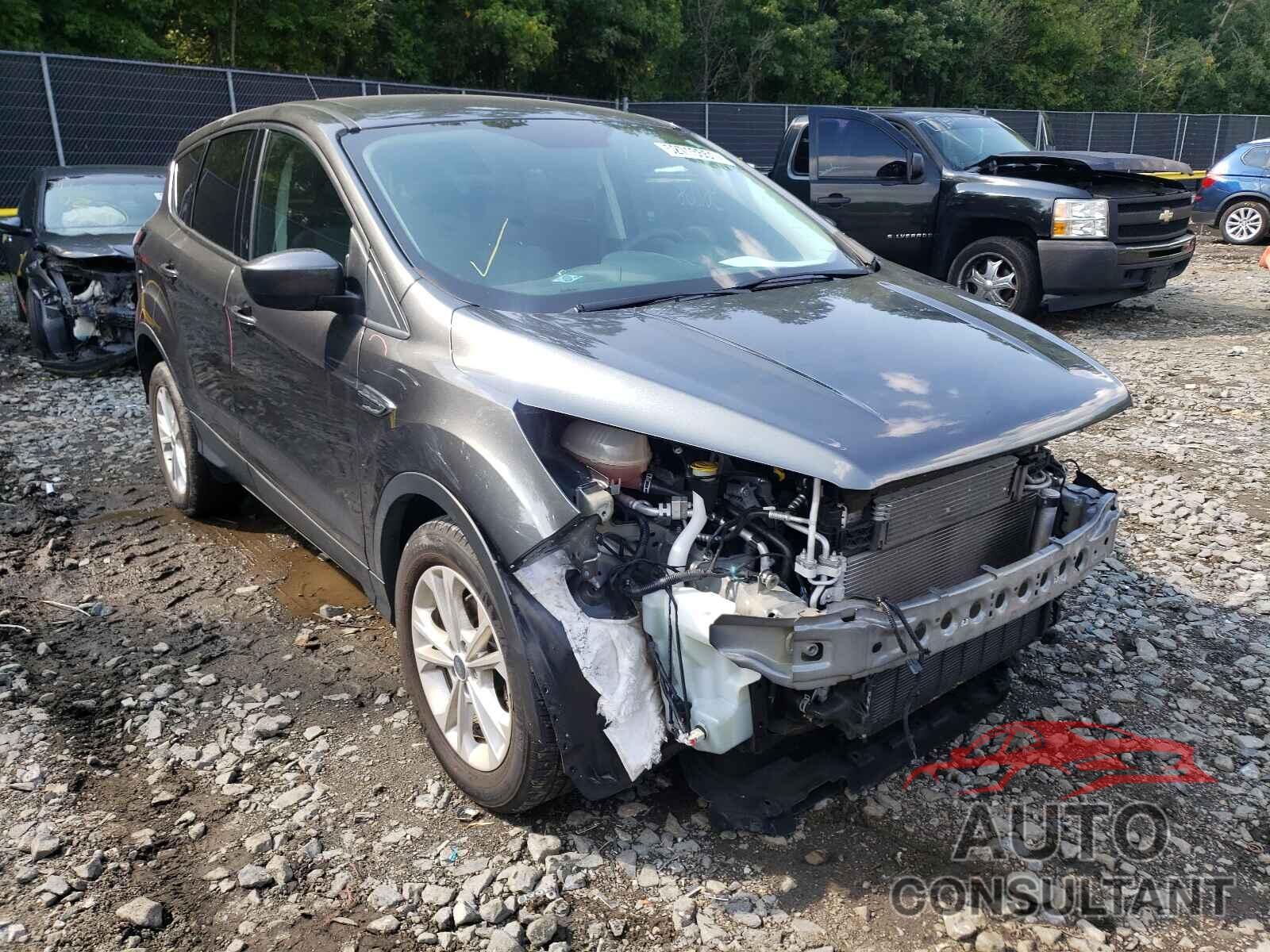 FORD ESCAPE 2017 - 1FMCU0GD8HUD16367