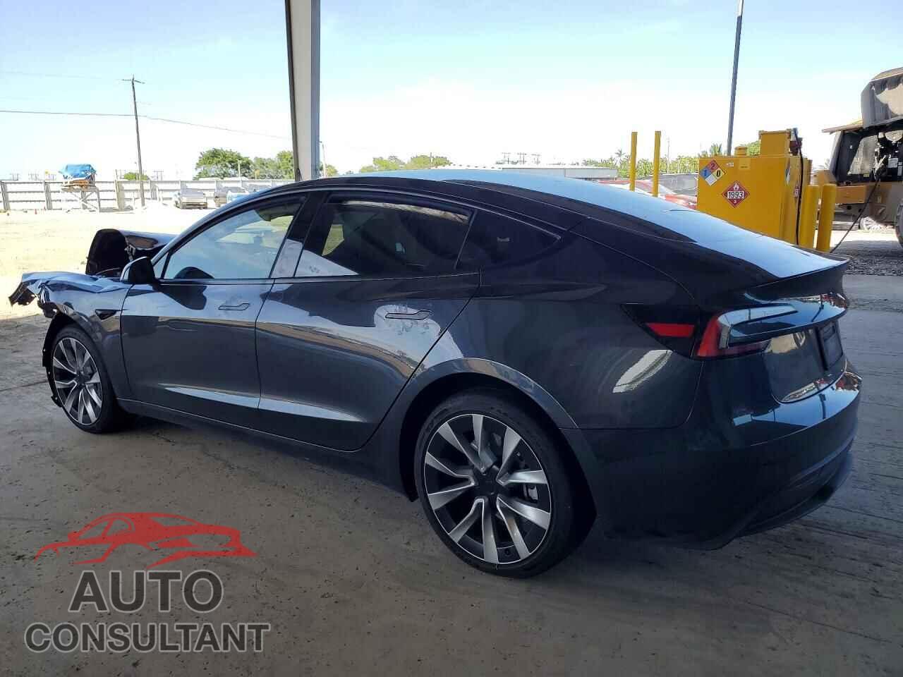TESLA MODEL 3 2025 - 5YJ3E1EA4SF895034
