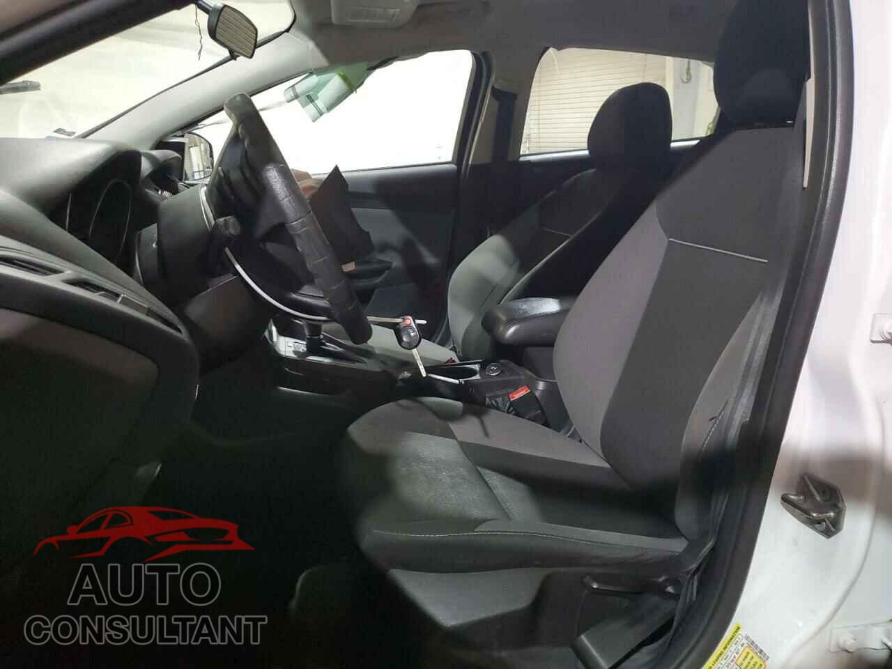FORD FOCUS 2014 - 1FADP3F29EL296395