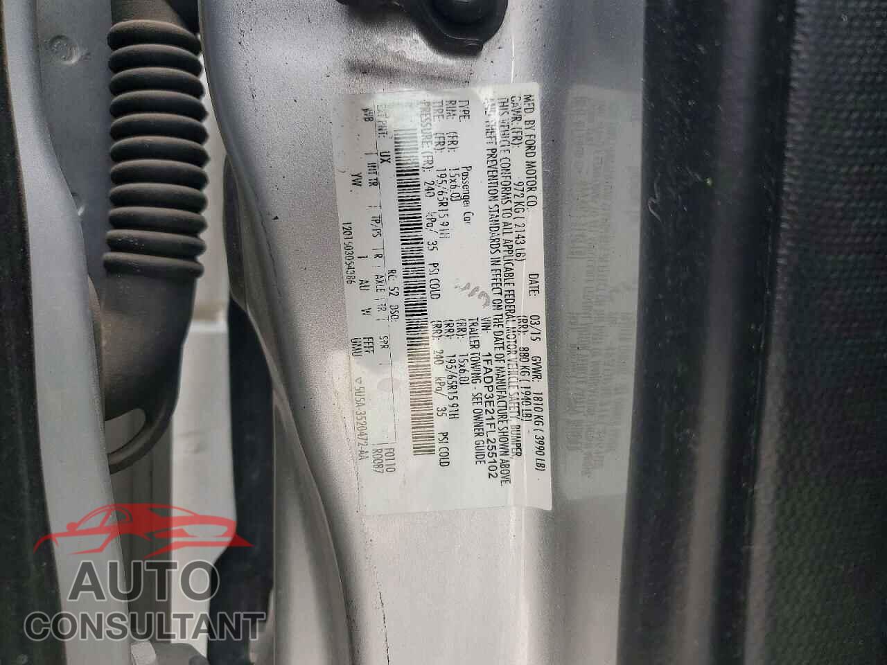 FORD FOCUS 2015 - 1FADP3E21FL255102
