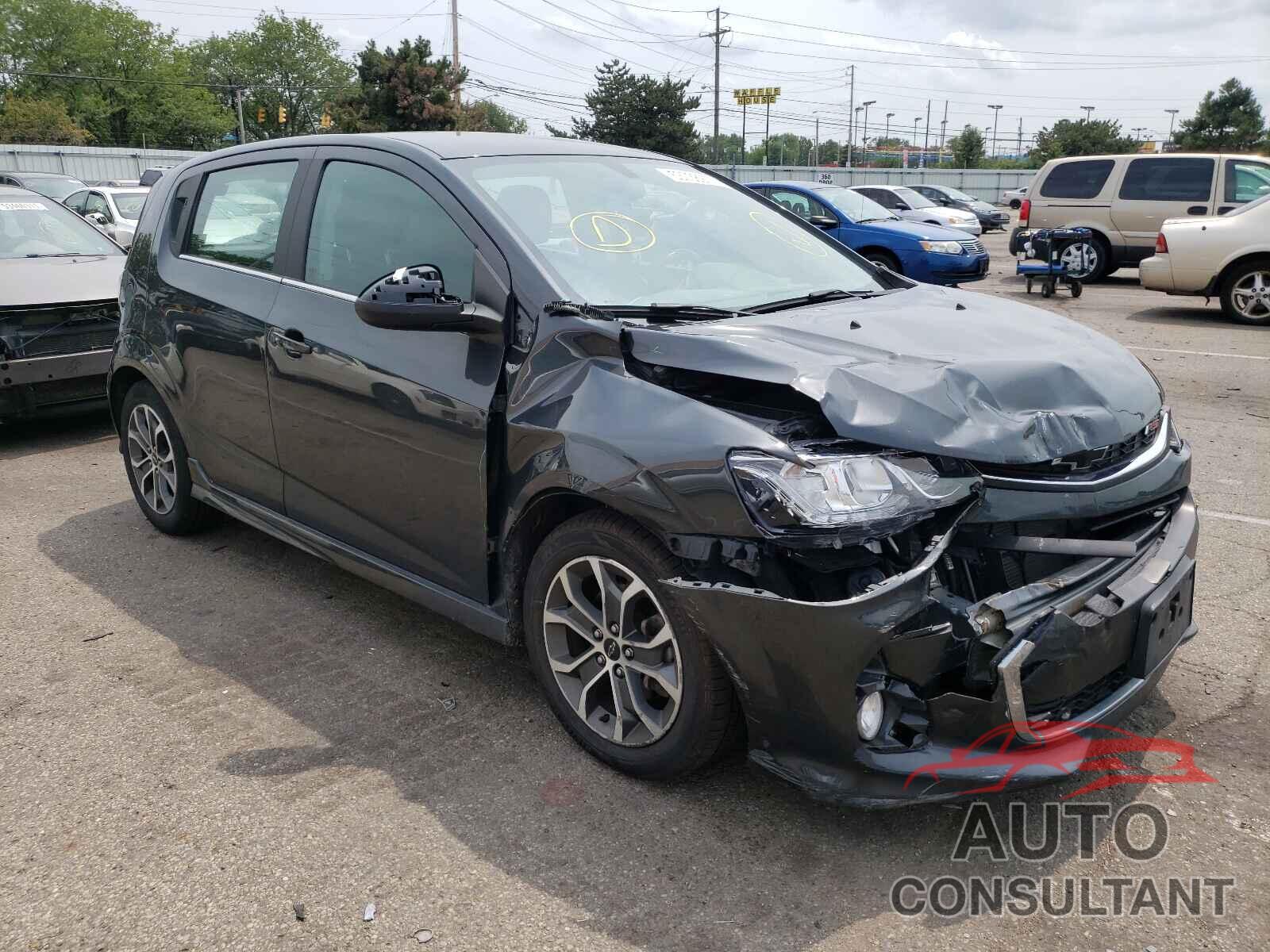 CHEVROLET SONIC 2018 - 1G1JD6SH5J4105120