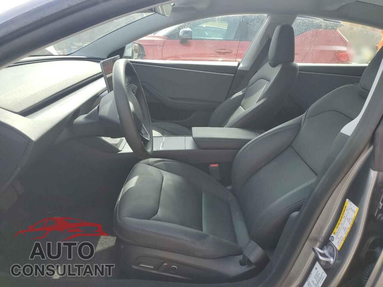 TESLA MODEL 3 2025 - 5YJ3E1EA2SF908413