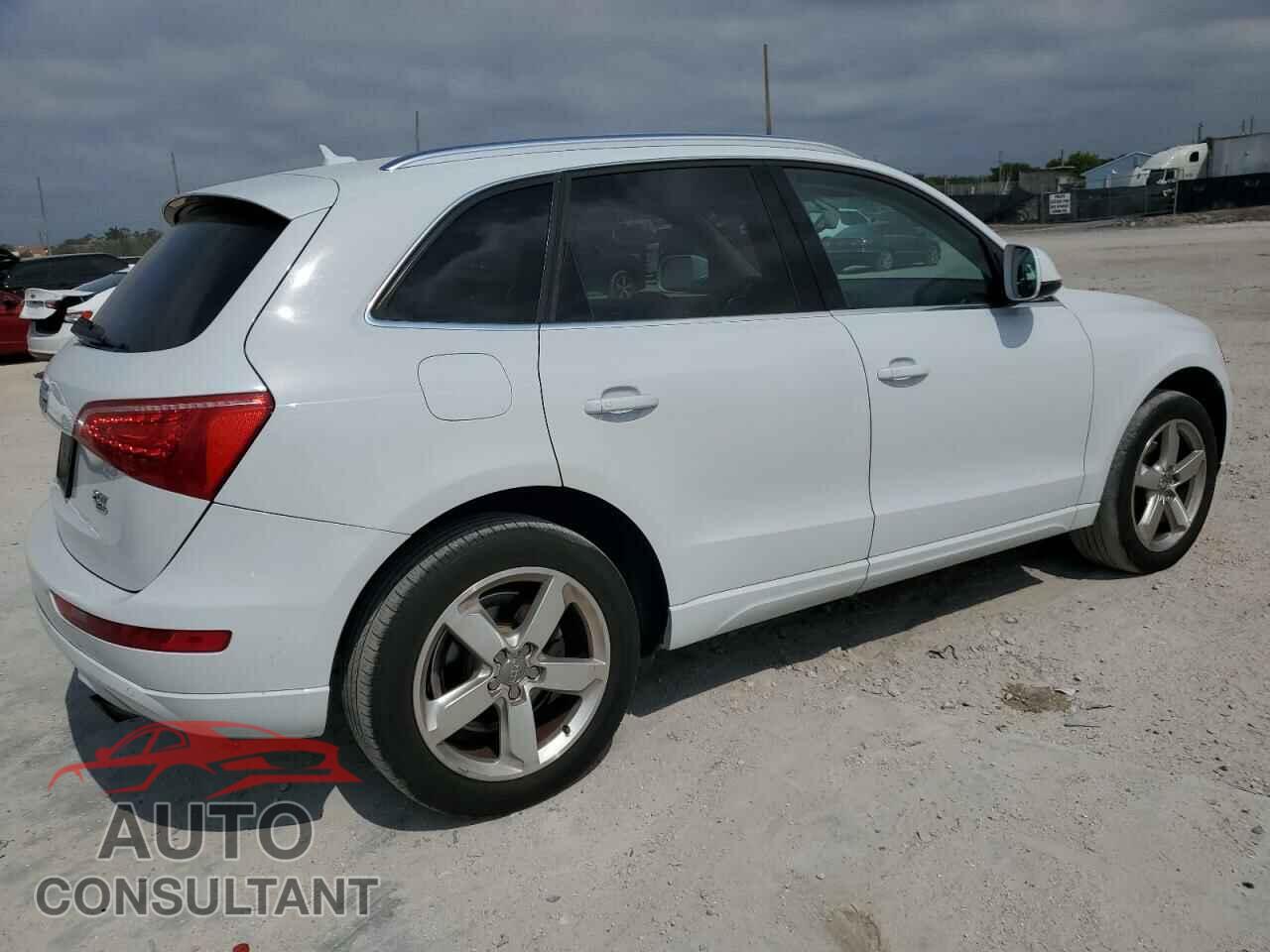 AUDI Q5 2012 - WA1LFBFP2CA133637