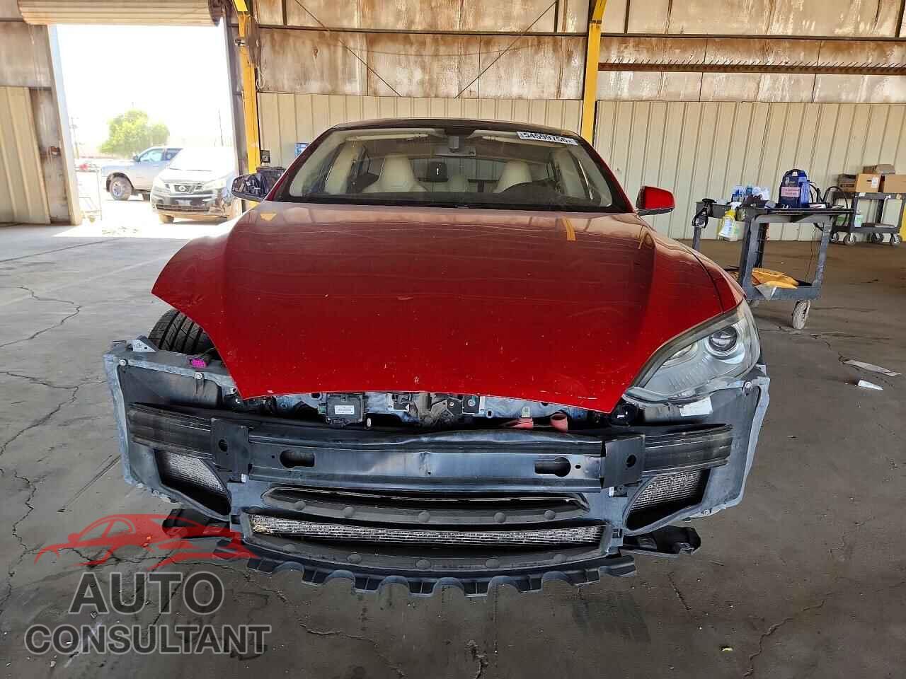 TESLA MODEL S 2013 - 5YJSA1CP5DFP20082