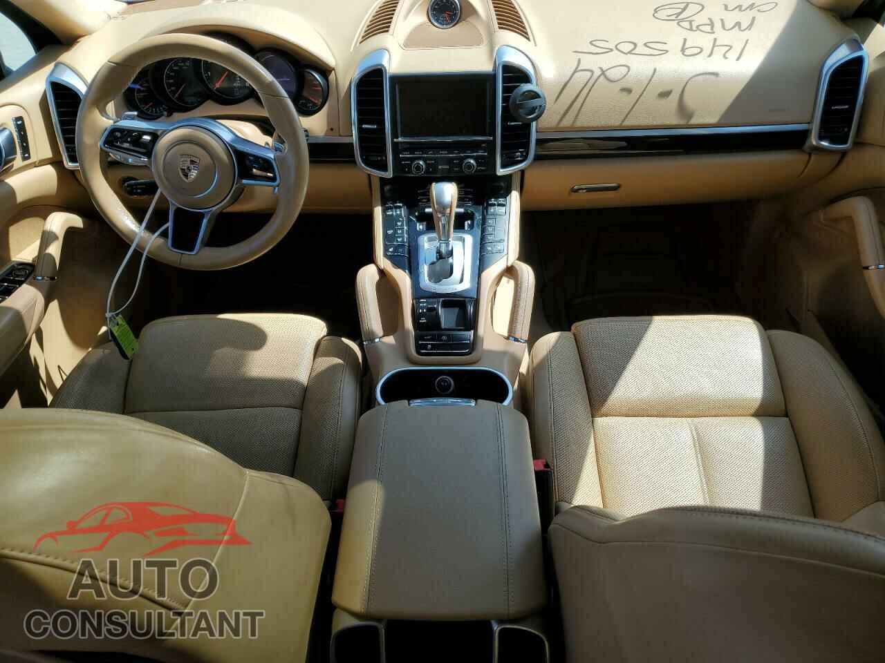 PORSCHE CAYENNE 2016 - WP1AA2A28GKA14397