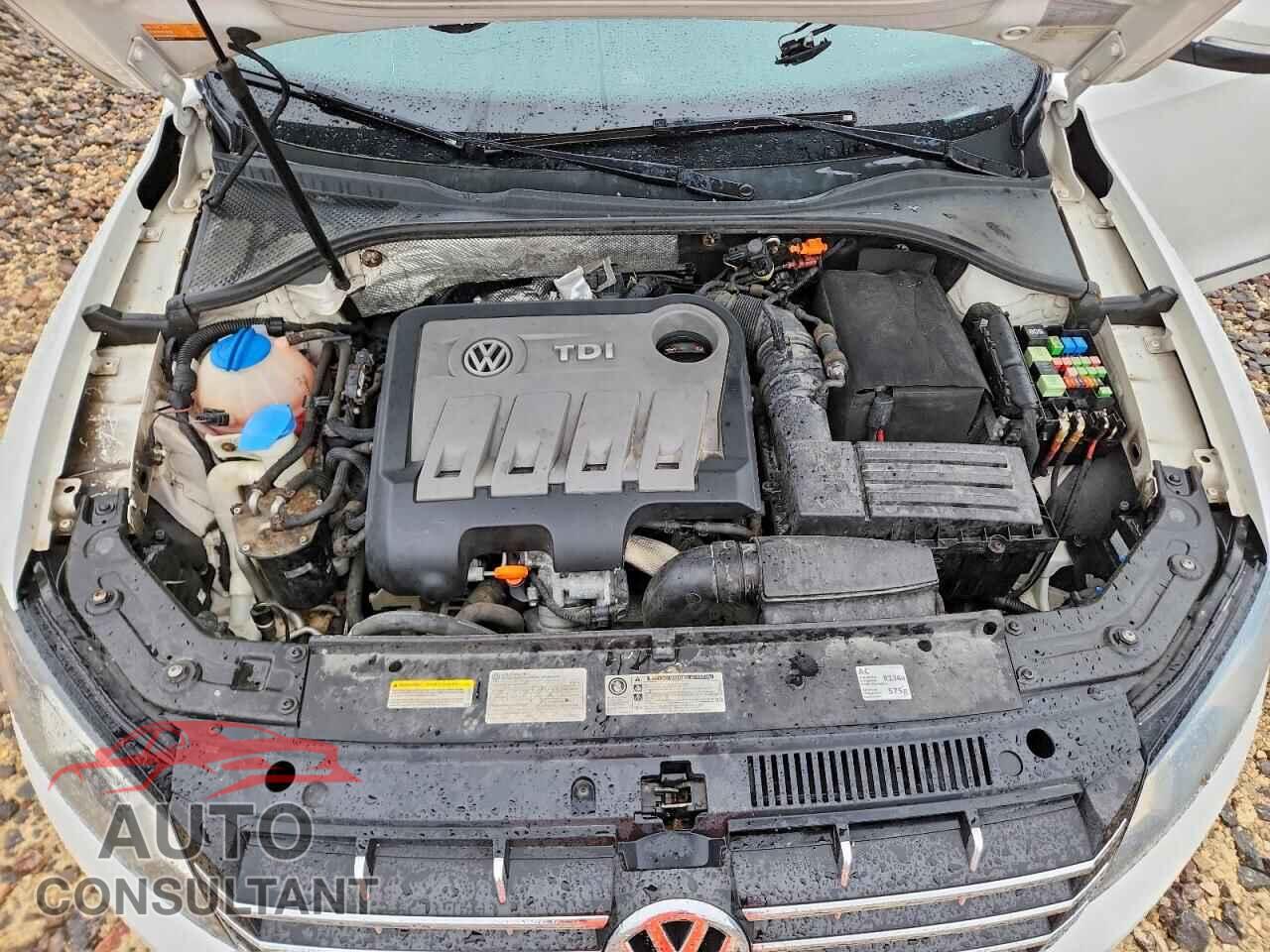 VOLKSWAGEN PASSAT 2014 - 1VWCN7A37EC010205