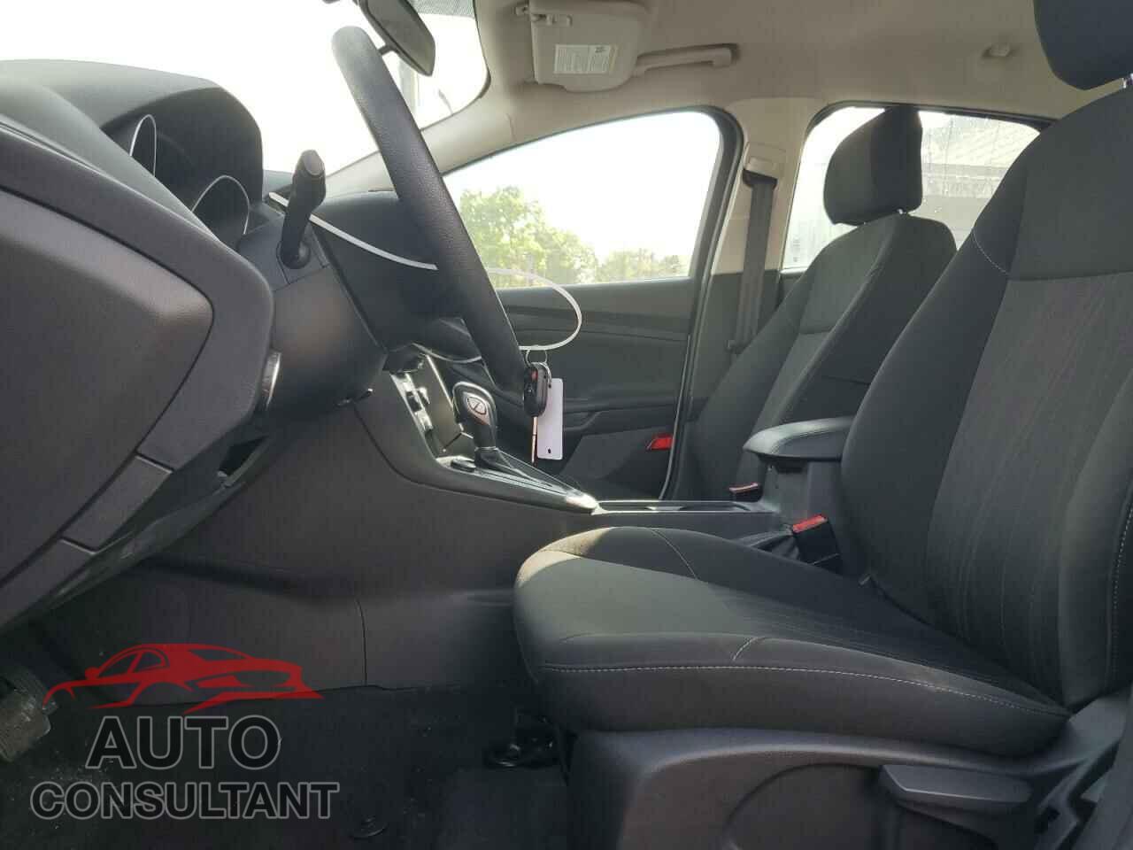 FORD FOCUS 2017 - 1FADP3F2XHL266018