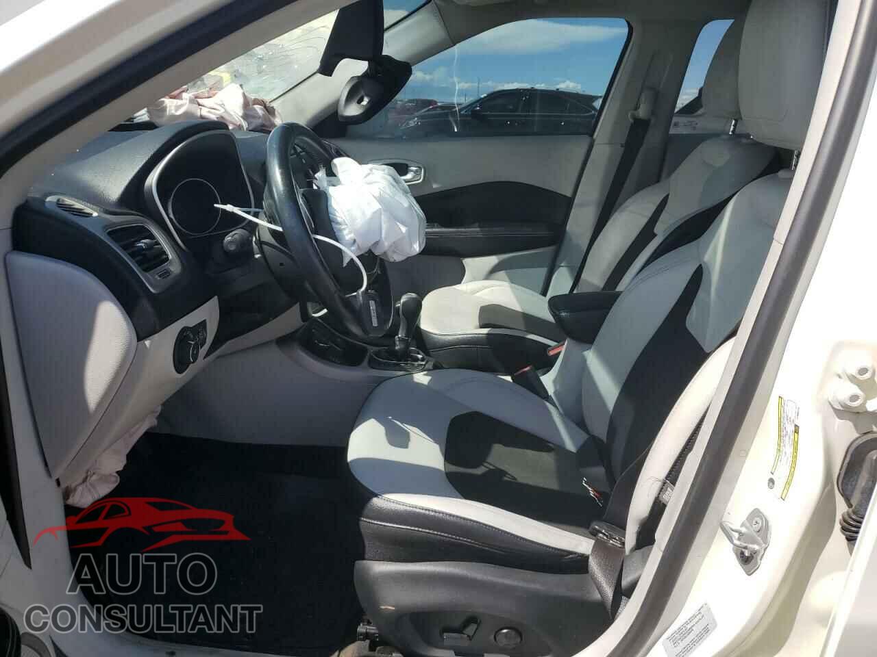 JEEP COMPASS 2017 - 3C4NJDBB5HT688715