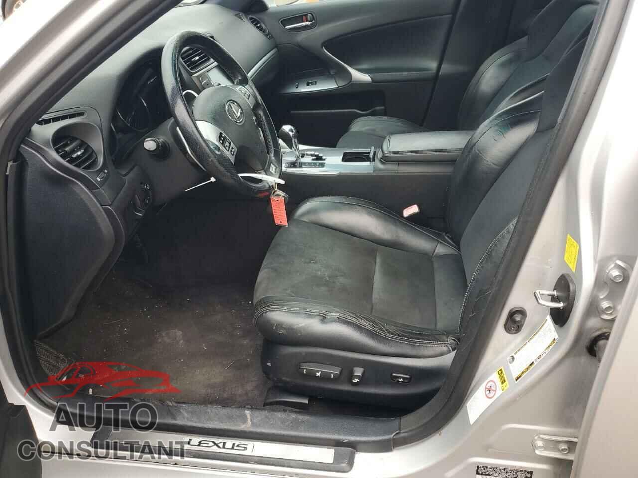 LEXUS IS 2011 - JTHBF5C23B5143210