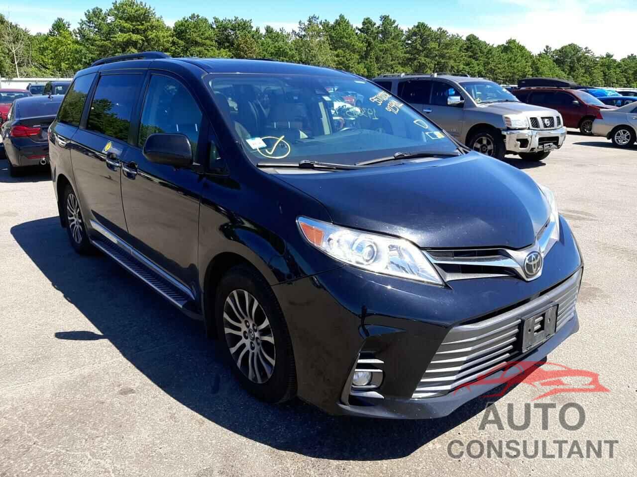 TOYOTA SIENNA 2018 - 5TDYZ3DC1JS923911