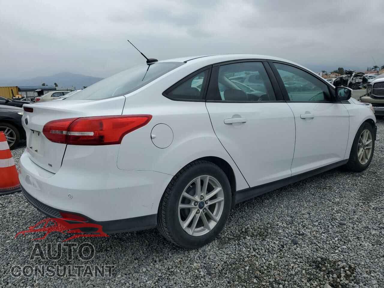 FORD FOCUS 2015 - 1FADP3F29FL369413