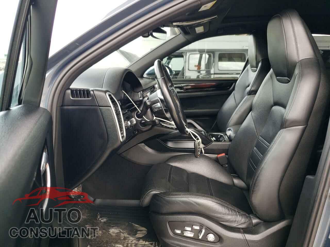 PORSCHE CAYENNE 2019 - WP1AA2AYXKDA10868