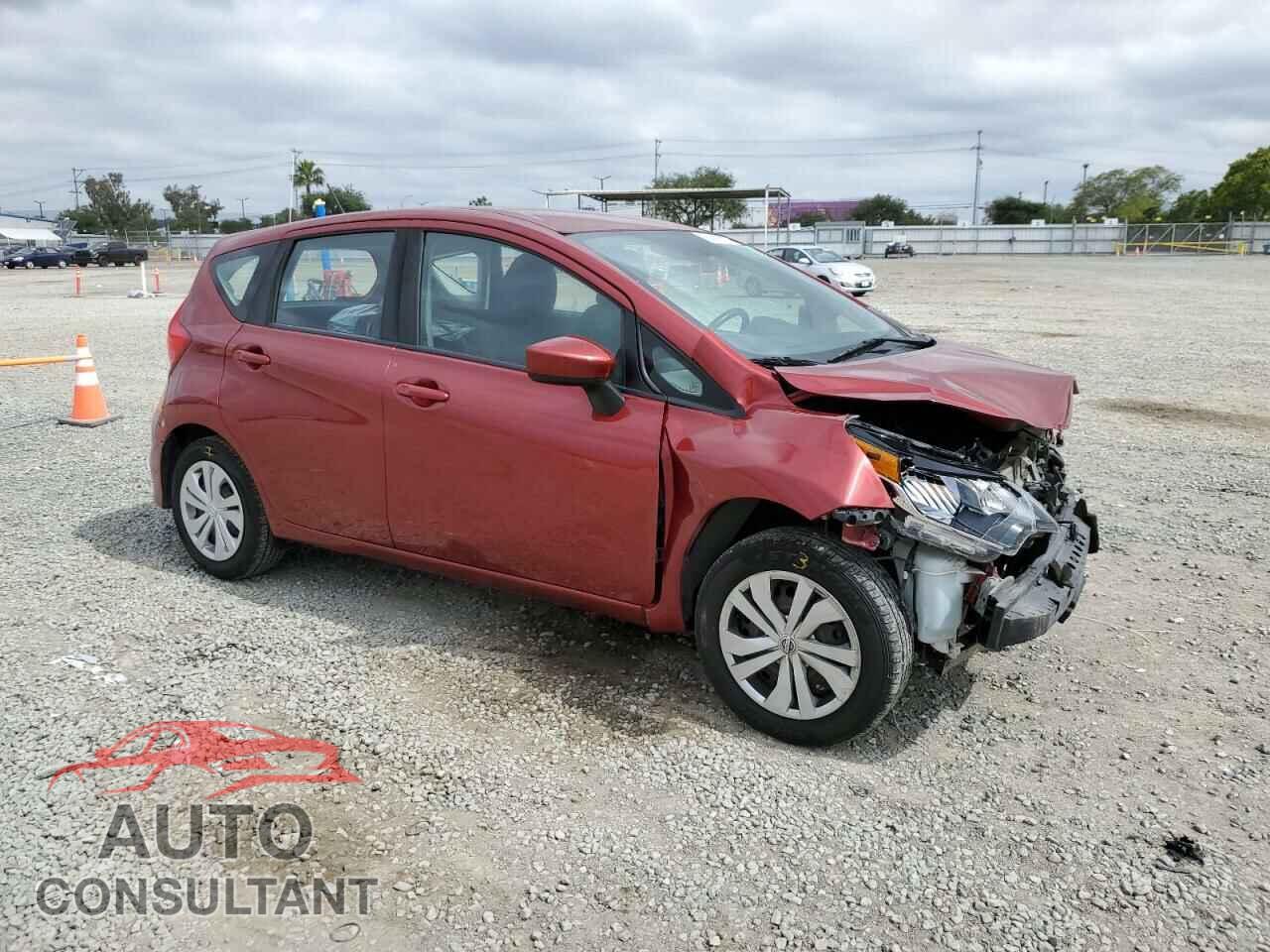 NISSAN VERSA 2018 - 3N1CE2CP4JL368076