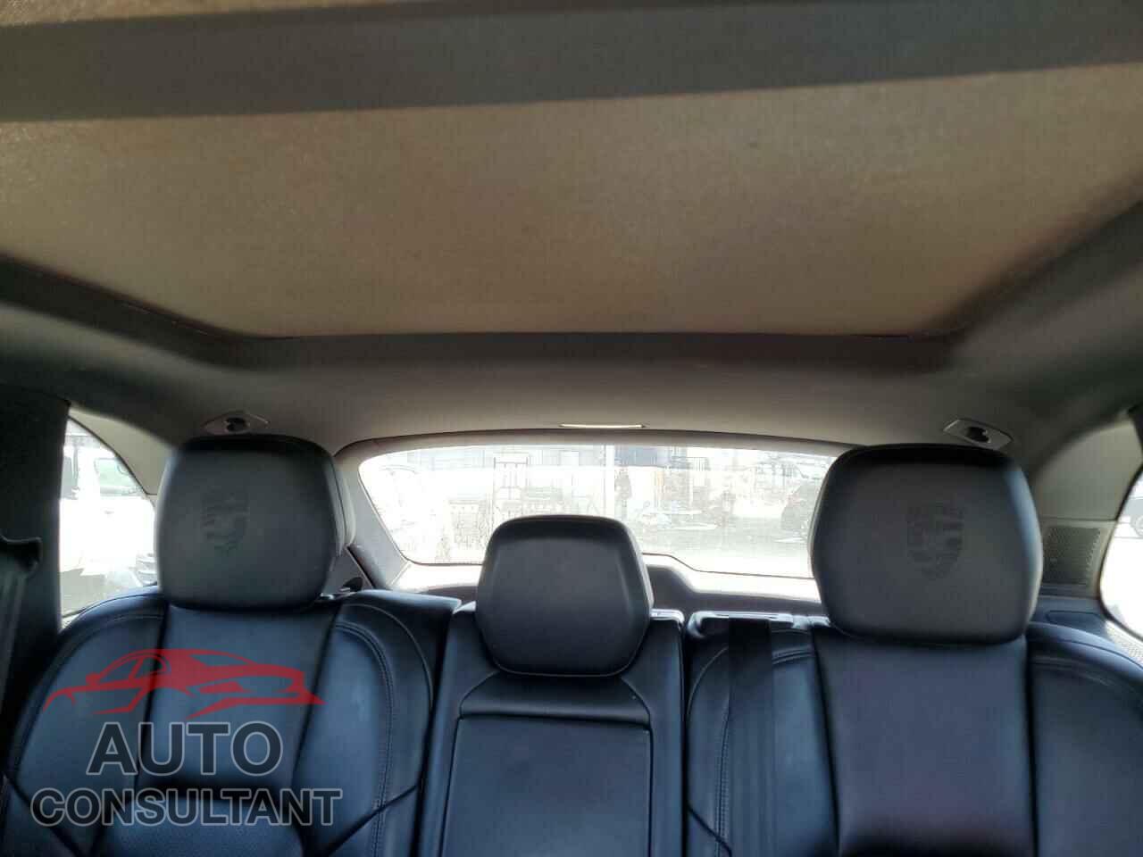 PORSCHE CAYENNE 2018 - WP1AA2A29JKA01259