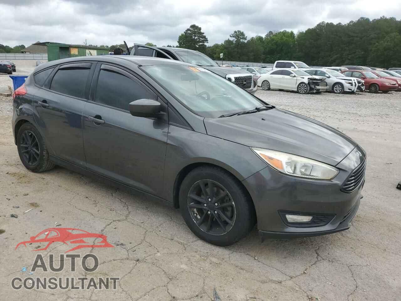 FORD FOCUS 2018 - 1FADP3K2XJL329520