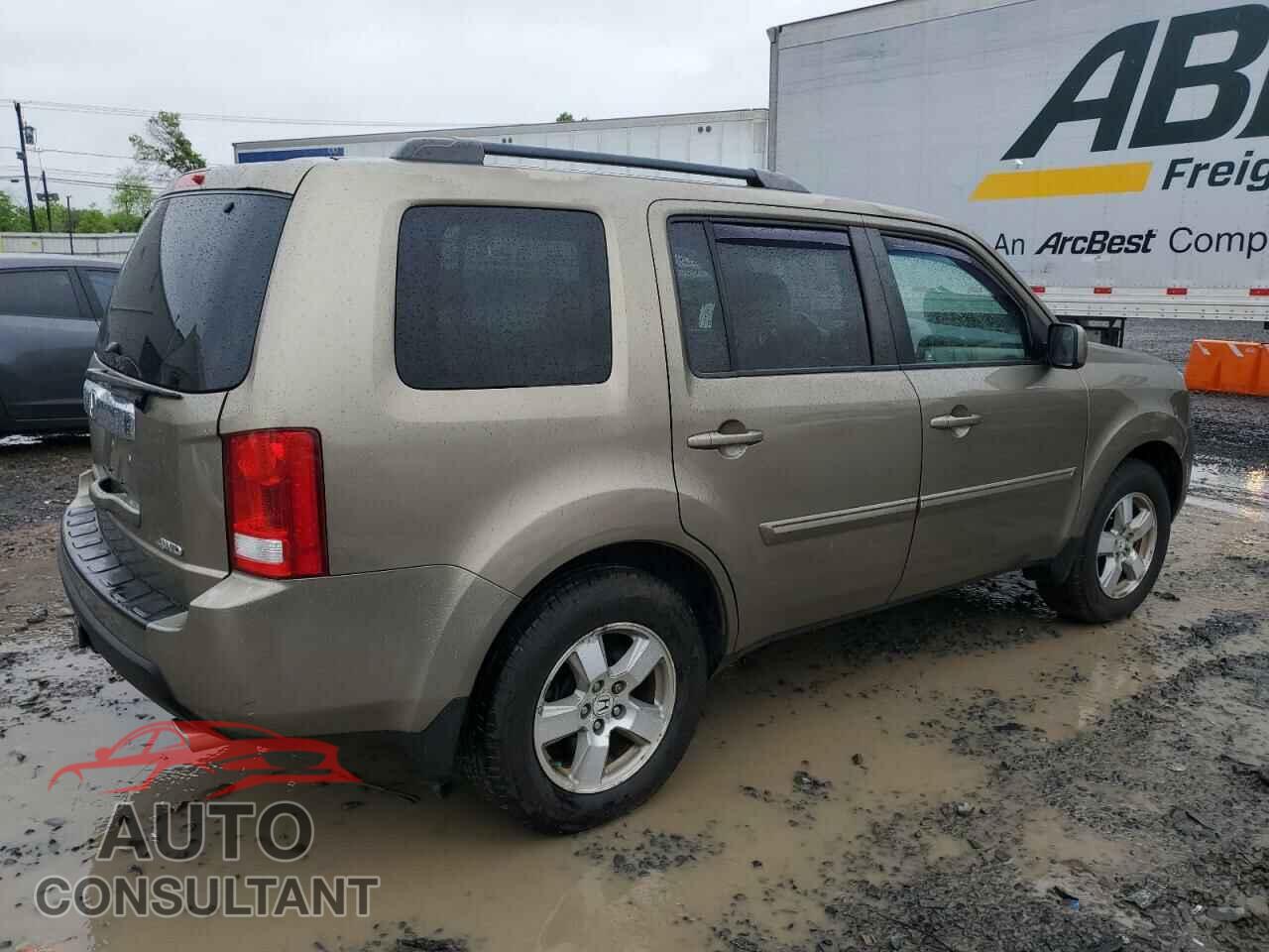 HONDA PILOT 2011 - 5FNYF4H71BB097031