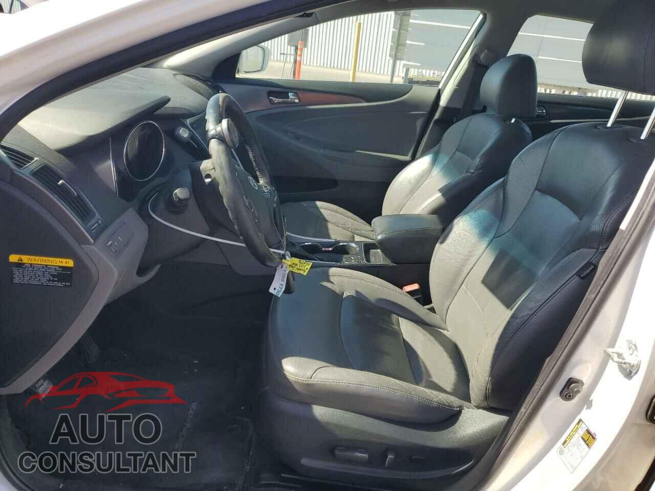 HYUNDAI SONATA 2013 - KMHEC4A47DA092290