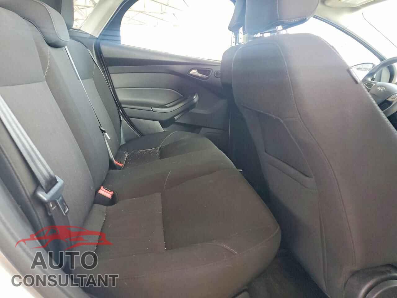 FORD FOCUS 2017 - 1FADP3H24HL266156