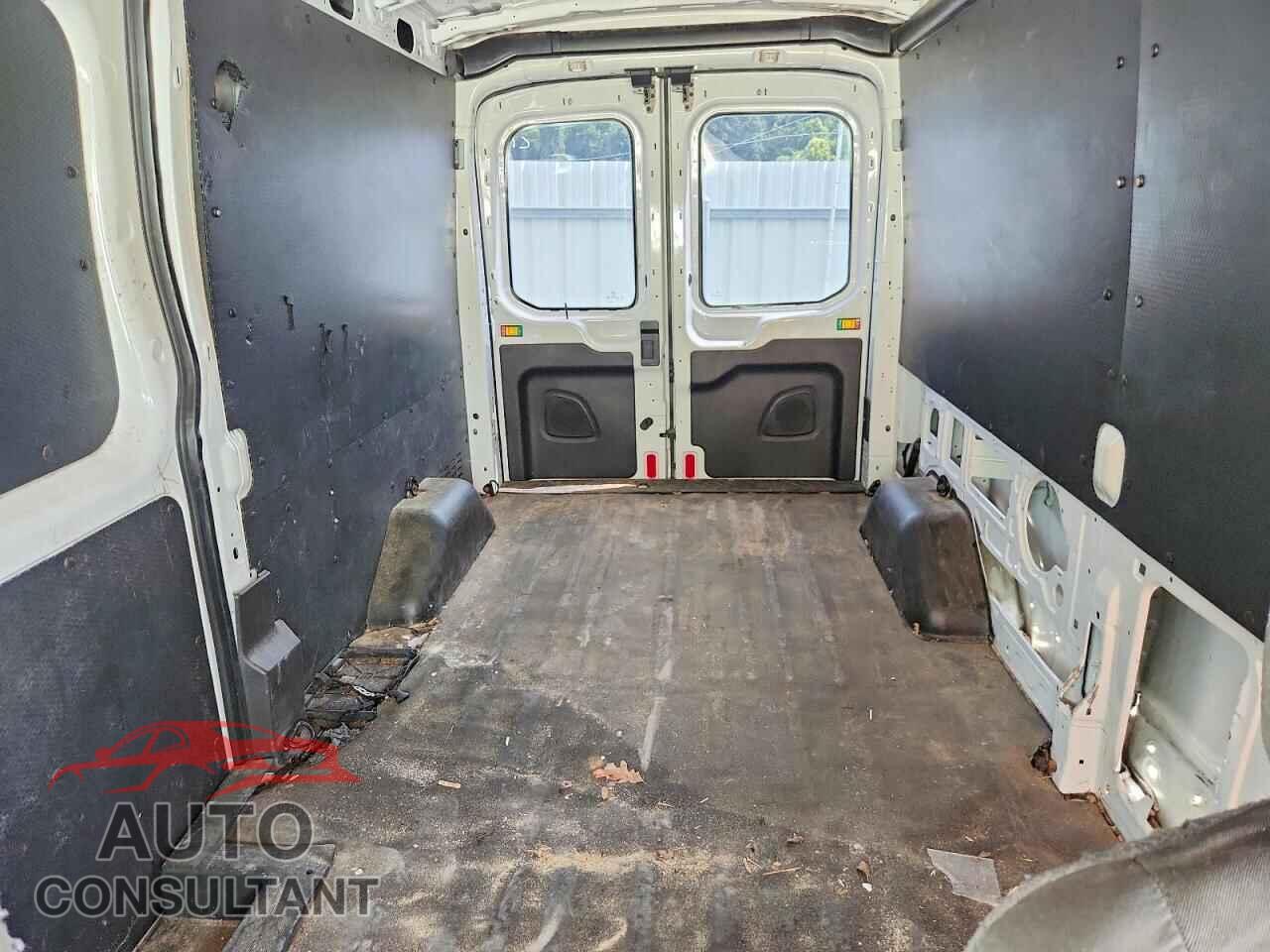 FORD TRANSIT 2019 - 1FTYR2CM7KKA82982
