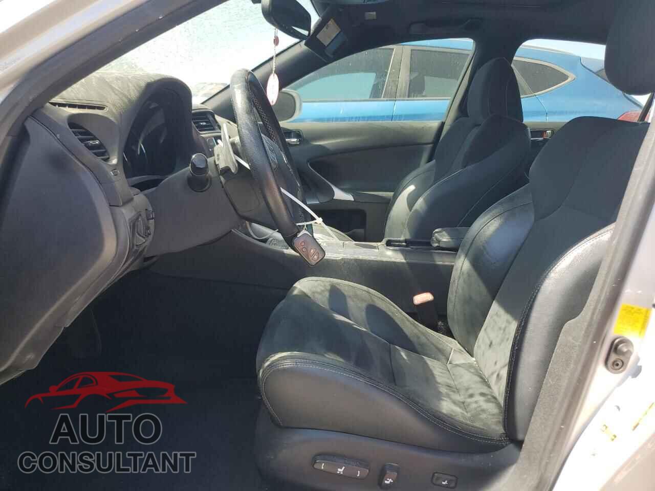 LEXUS IS 2011 - JTHBF5C2XB5151725