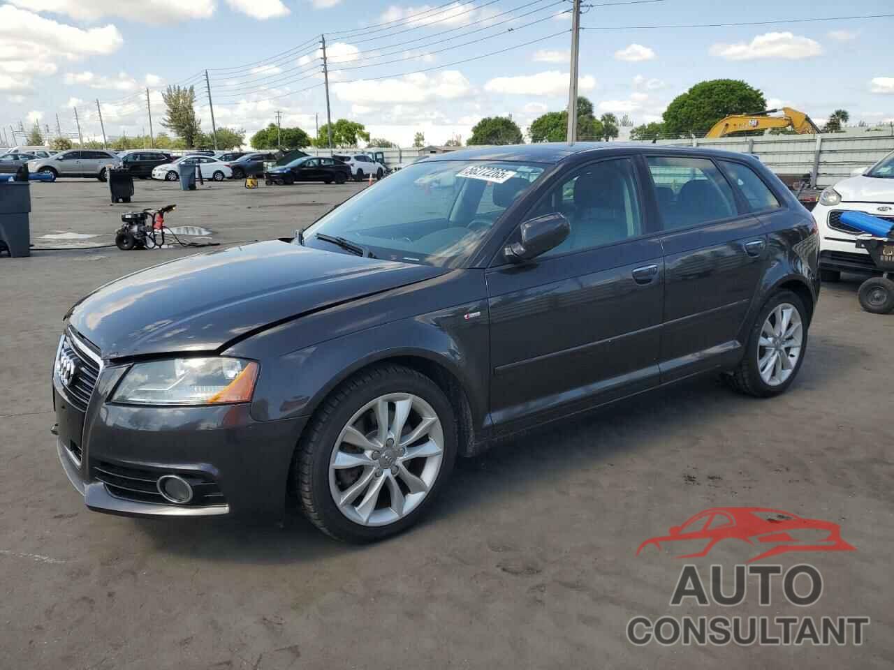AUDI A3 2013 - WAUBEAFM9DA002921