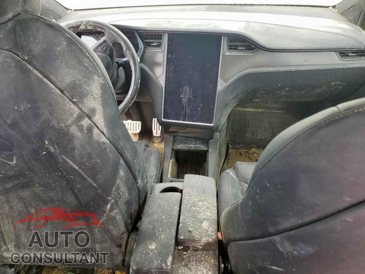 TESLA MODEL X 2020 - 5YJXCDE40LF303603