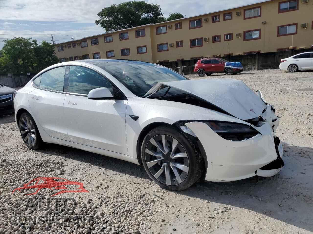 TESLA MODEL 3 2024 - 5YJ3E1EA5RF749073