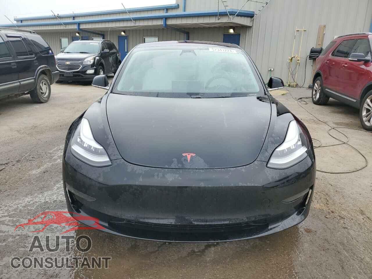 TESLA MODEL 3 2018 - 5YJ3E1EB5JF080994