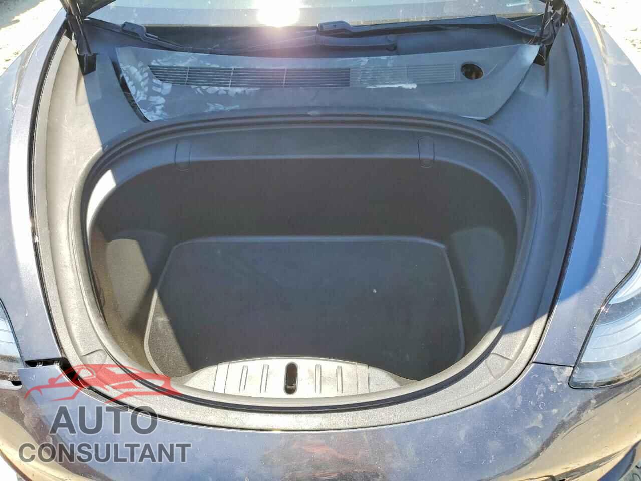 TESLA MODEL 3 2018 - 5YJ3E1EA8JF158109
