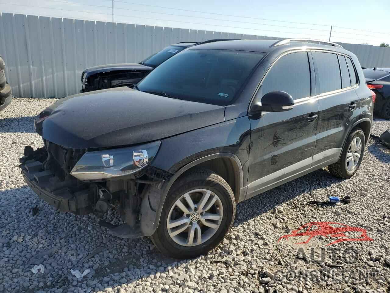 VOLKSWAGEN TIGUAN 2017 - WVGBV7AX5HK027866