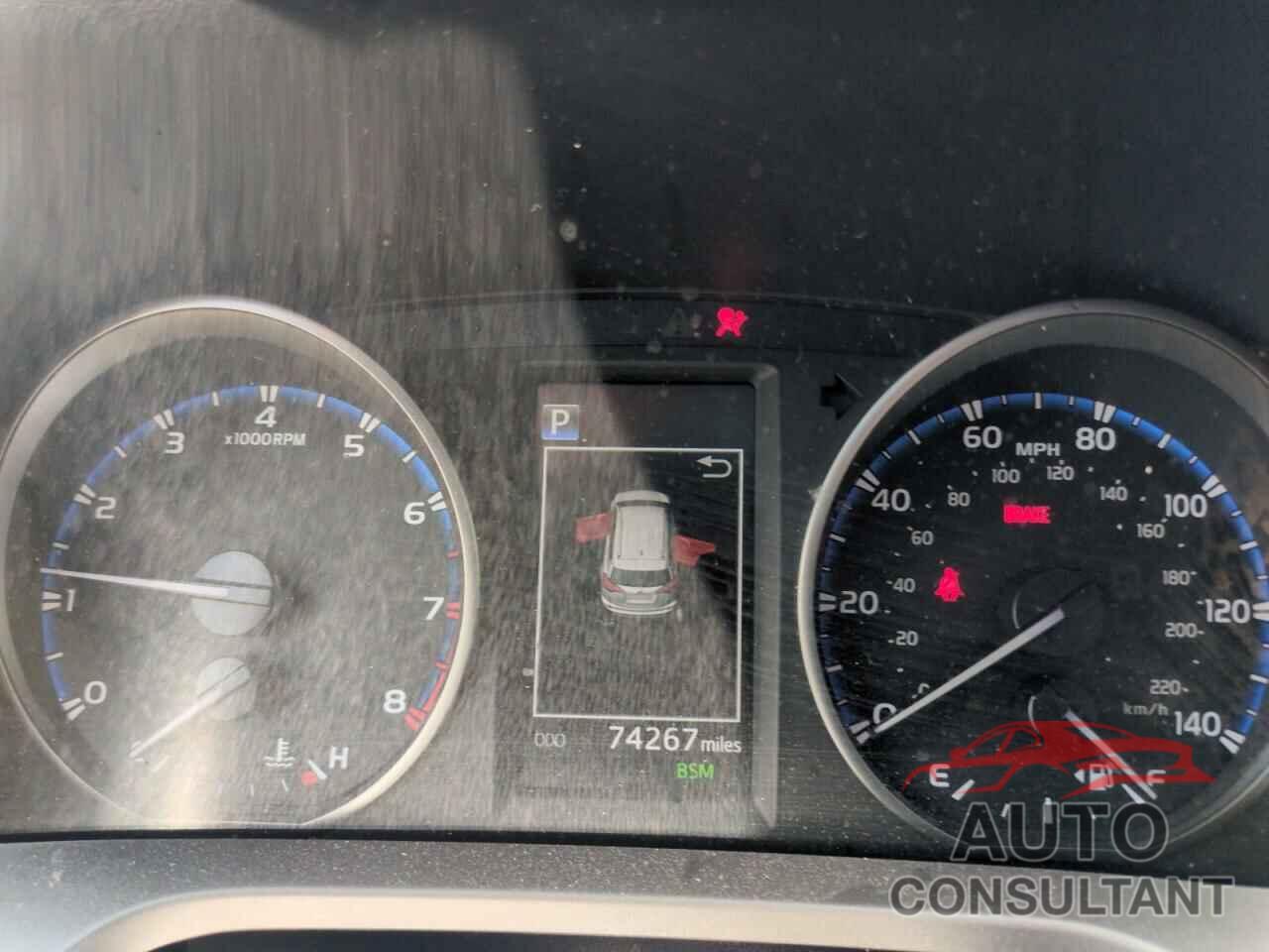 TOYOTA RAV4 2018 - JTMWFREV3JJ729915