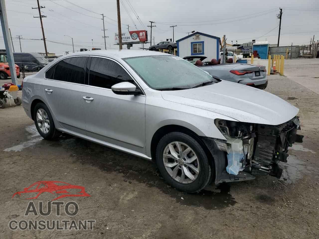 VOLKSWAGEN PASSAT 2017 - 1VWAT7A32HC059233