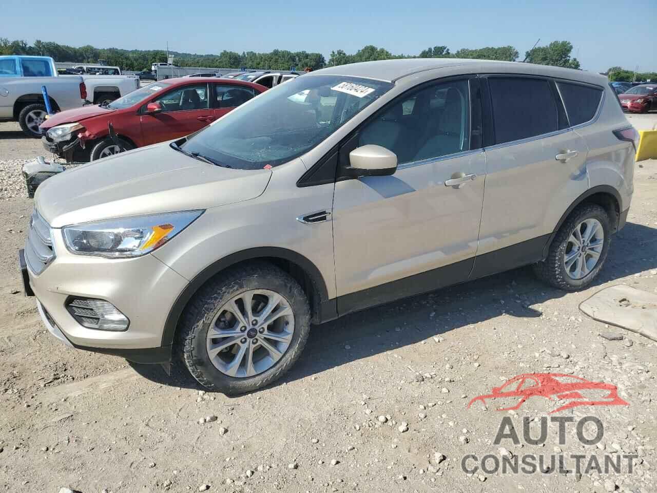 FORD ESCAPE 2017 - 1FMCU0GD8HUC68451