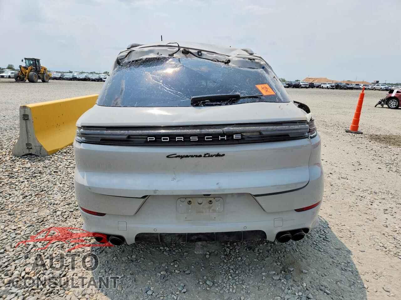 PORSCHE CAYENNE 2024 - WP1AM2AY8RDA48309