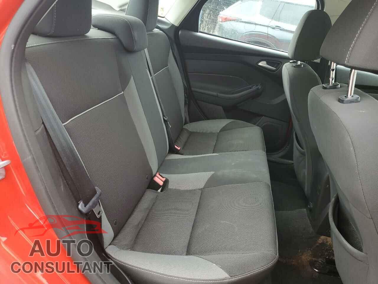 FORD FOCUS 2014 - 1FADP3F27EL148231