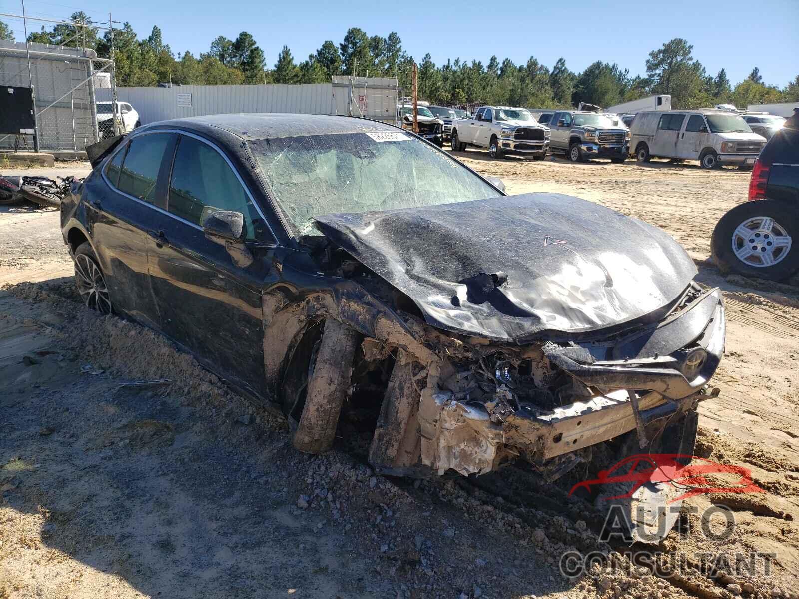 TOYOTA CAMRY 2018 - 4T1B11HK8JU040592