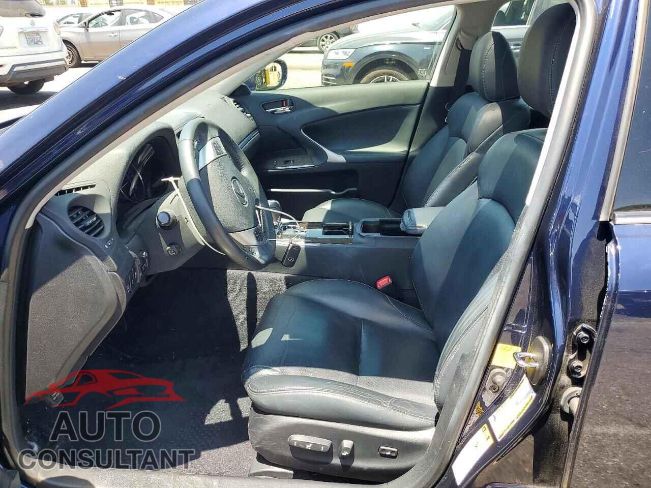 LEXUS IS 2012 - JTHBE5C25C5028645