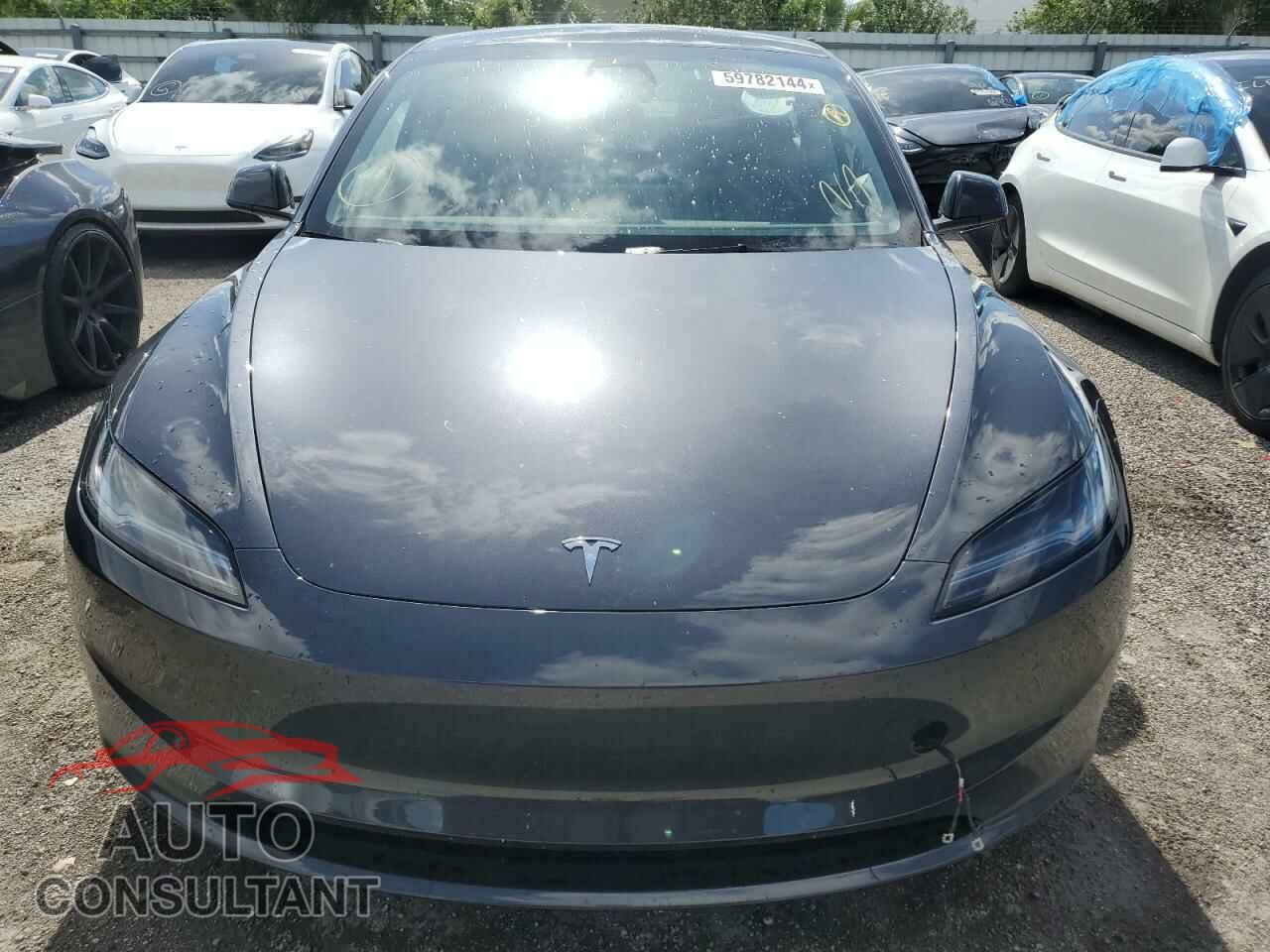 TESLA MODEL 3 2024 - 5YJ3E1EA5RF722715