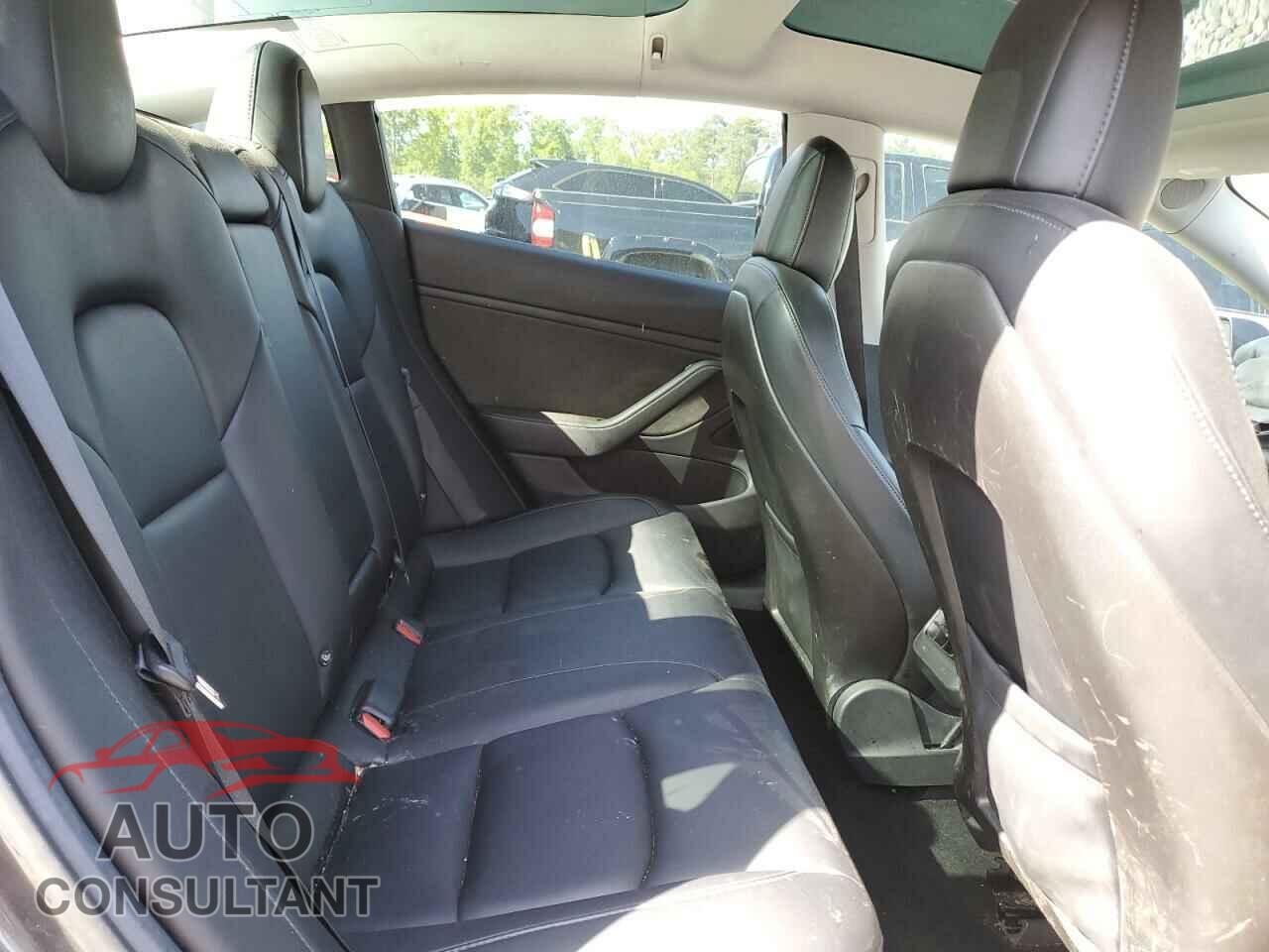TESLA MODEL 3 2018 - 5YJ3E1EA1JF016216