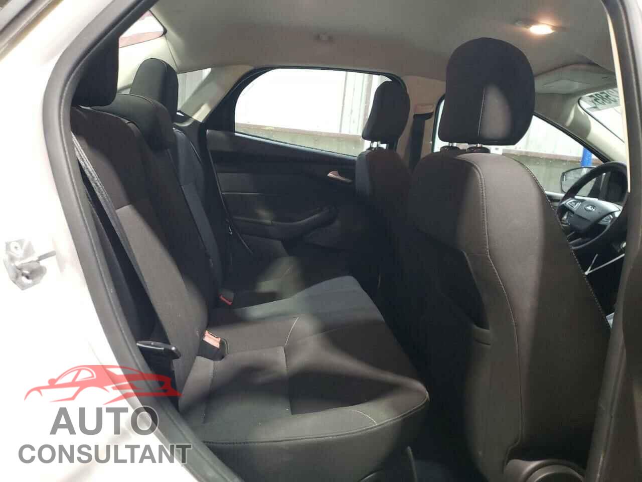 FORD FOCUS 2017 - 1FADP3F22HL267664