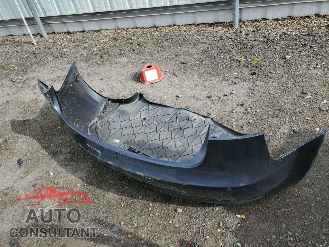TESLA MODEL 3 2021 - 5YJ3E1EB5MF050124