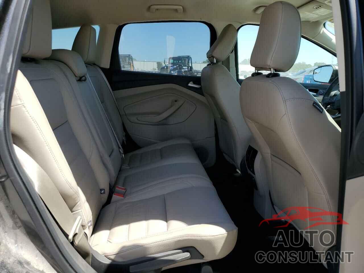 FORD ESCAPE 2018 - 1FMCU0J91JUA44514