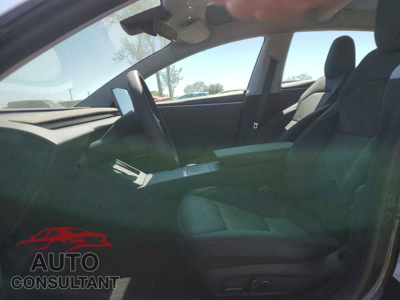 TESLA MODEL 3 2024 - 5YJ3E1EA4RF832865