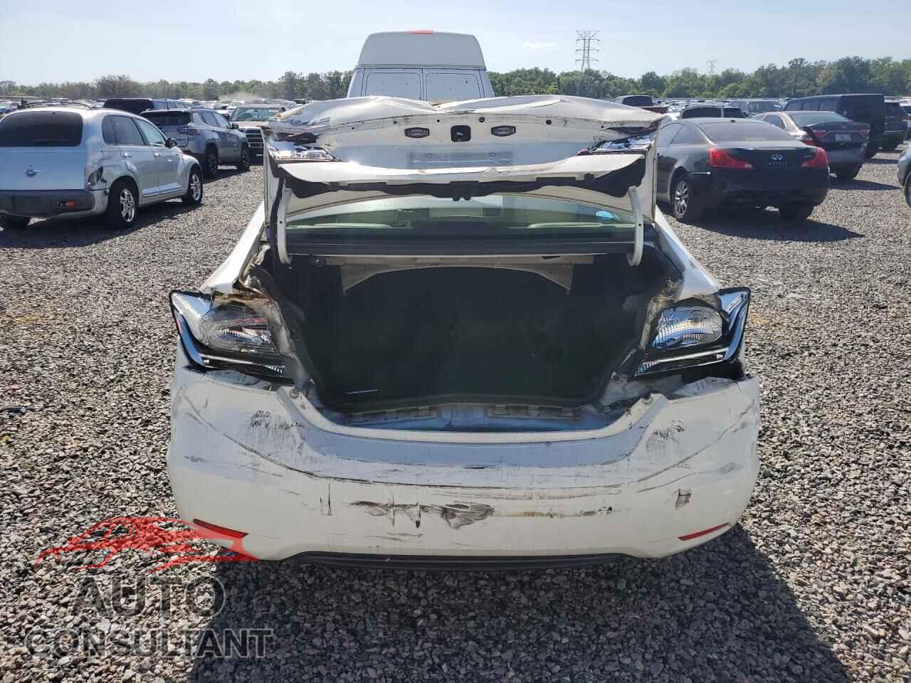 HONDA CIVIC 2014 - 2HGFB2F57EH553879