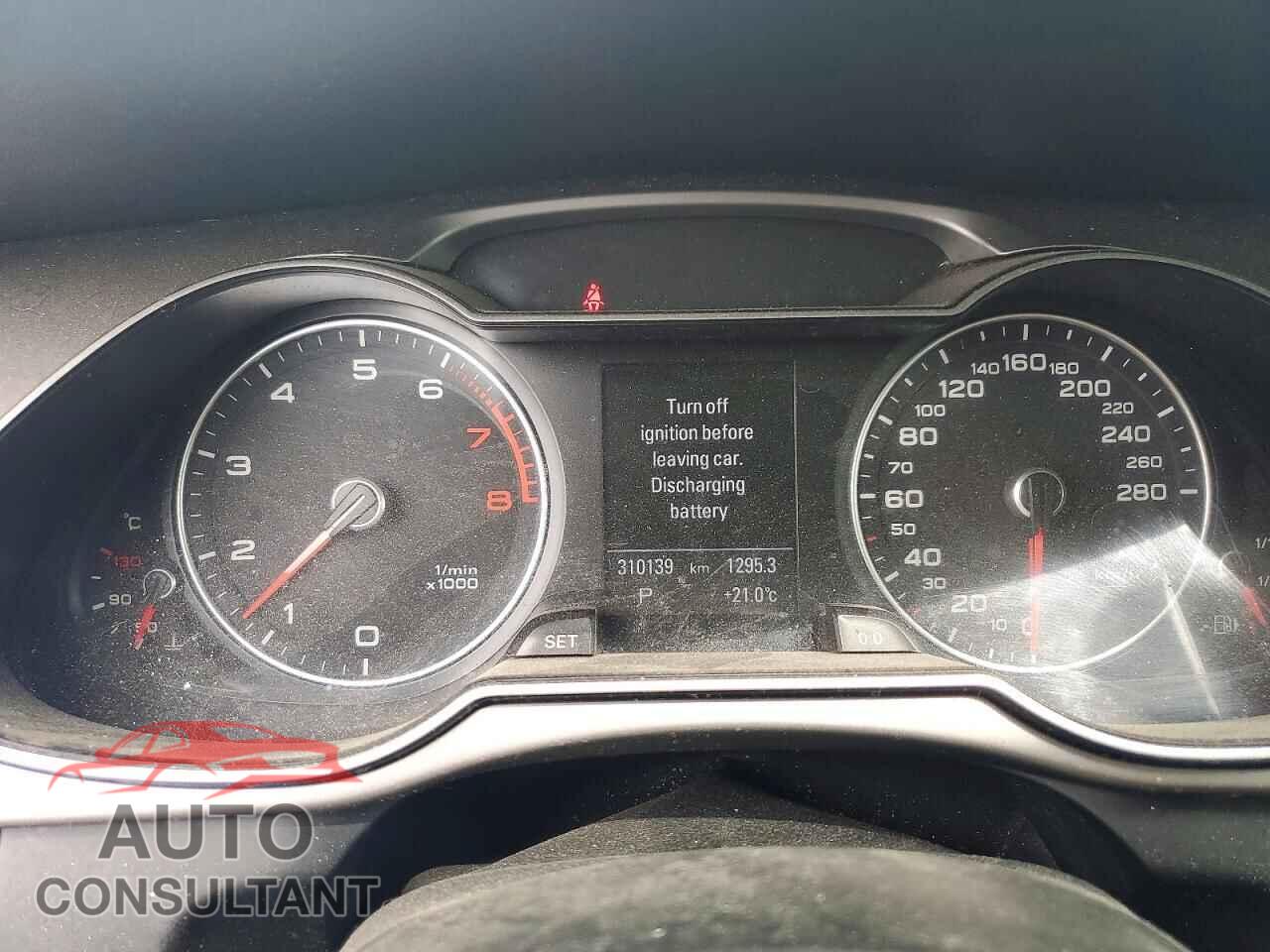 AUDI A4 2013 - WAUFFCFL5DN044240