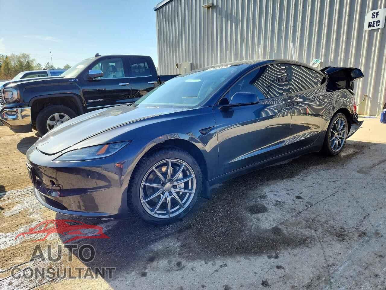 TESLA MODEL 3 2024 - 5YJ3E1EB3RF735228
