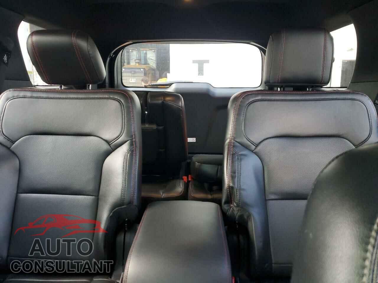 FORD EXPLORER 2018 - 1FM5K8GT5JGB25577